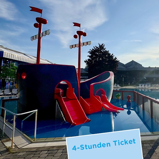 Das Foto zeigt das Kinder-Spielschiff im Nicht-Schwimmer-Becken