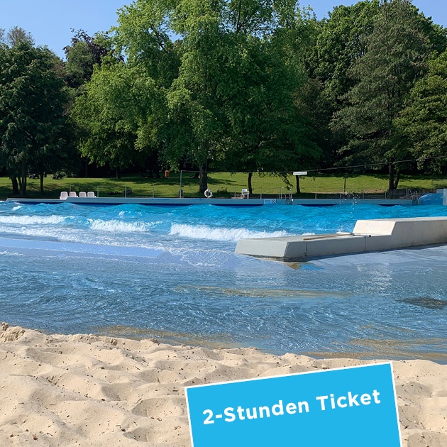 Das Foto zeigt unser Wellenbecken bei Wellengang