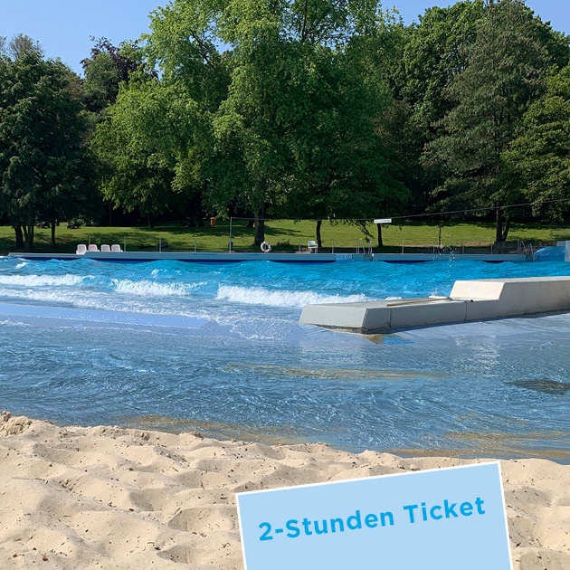 Das Foto zeigt unser Wellenbecken bei Wellengang